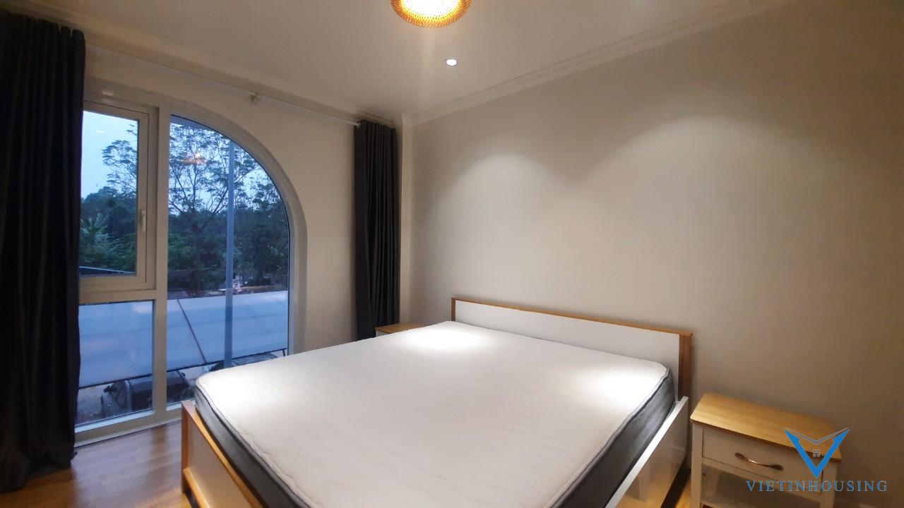 Cho thuê căn hộ 3 phòng ngủ  tại Ngọc Thụy gần trường Quốc tế Pháp.