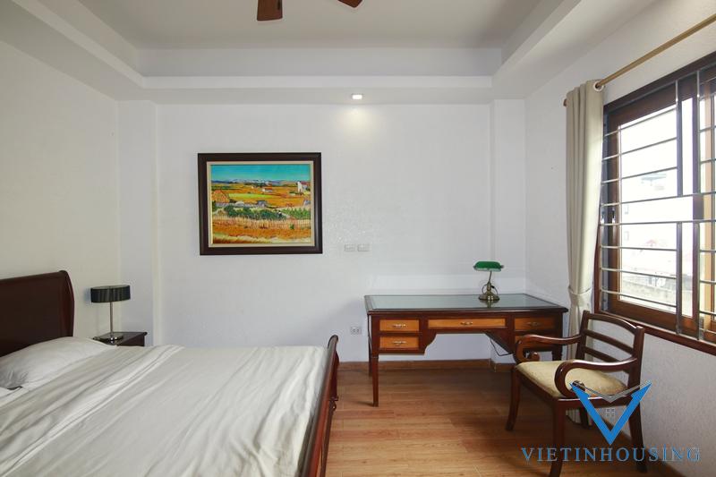 Căn hộ 2 phòng ngủ đẹp cho thuê tại Trúc Bạch