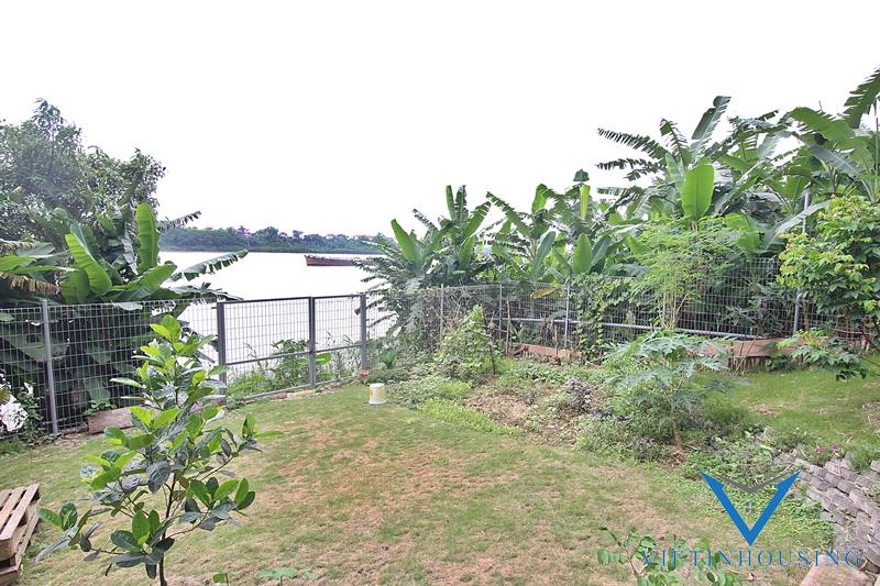 Cho thuê nhà ven sông tại Long Biên