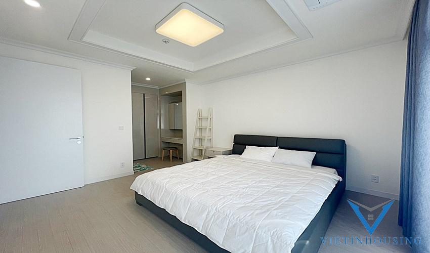 Cho thuê căn hộ 3 phòng ngủ mới đẹp hiện đại đầy đủ nội thất